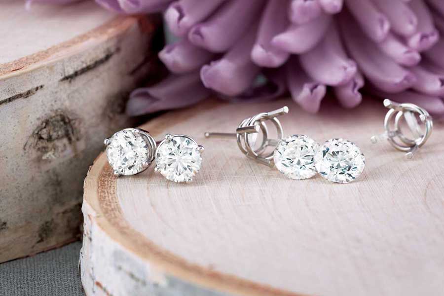 DIAMOND STUDEARRINGS Perfect for a "Just because," gift on a  beautiful Tuesday evening. David Douglas Diamonds & Jewelry Marietta, GA