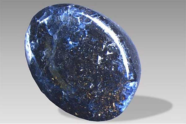Israel's 'Carmel Sapphire' Contains Inclusions of Newly Recognized Mineral 'Carm