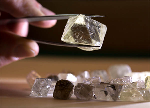 World’s Top Diamond Producer, Alrosa, Doubles Spending to Battle COVID-19