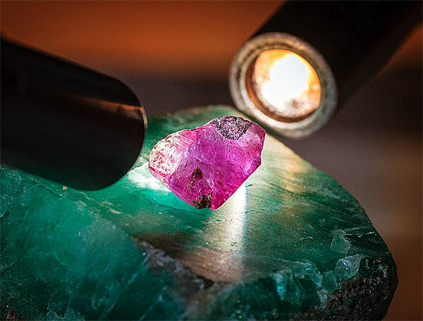 Birthstone Feature: Rare Alexandrite Looks Like an 'Emerald by Day and Ruby by N