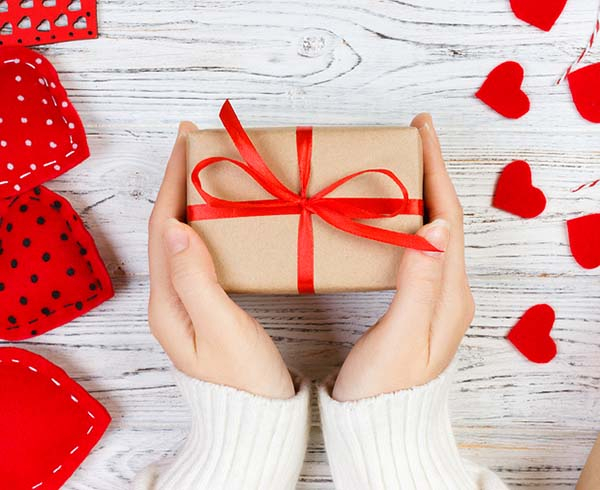 Survey: Shoppers to Spend More on Jewelry Than Any Other Valentine's Day Gift Ca